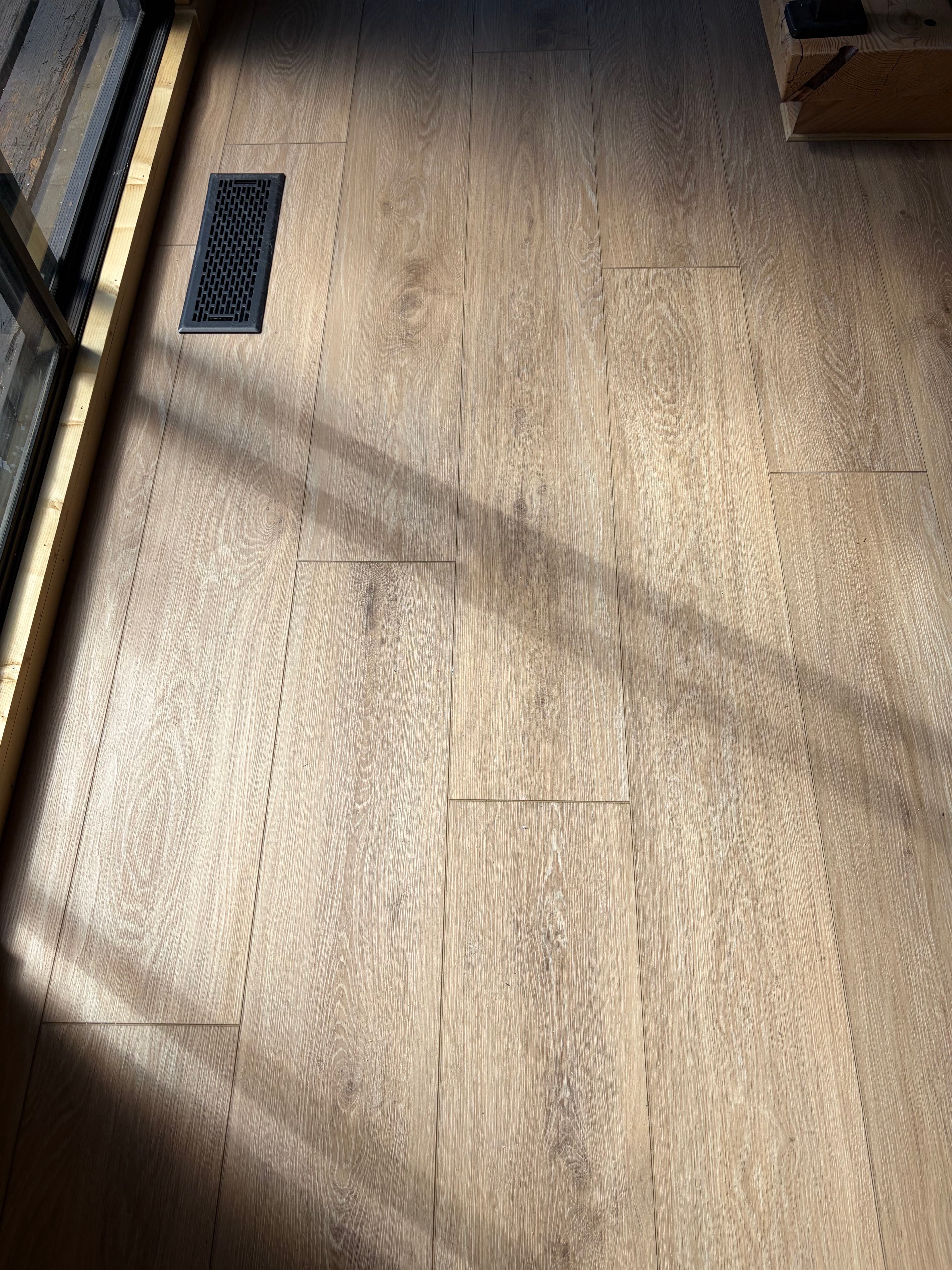 Lions Floor Bliss (LVP / SPC) 2